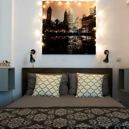 Check Point Studio Apartment *